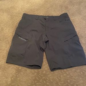 Kuiu Dark Gray Cargo Shorts Men’s 38
